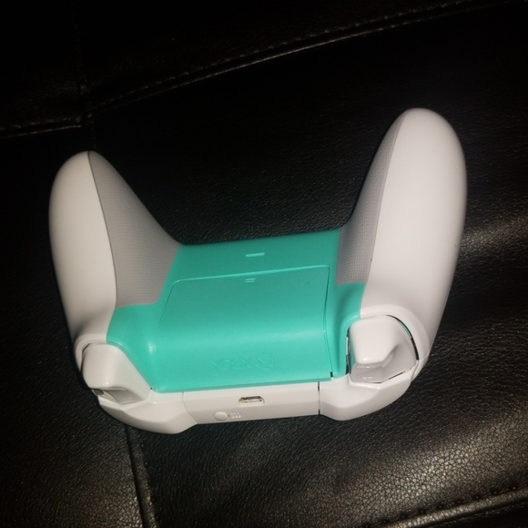 Xbox one controller - Picture 3 of 4